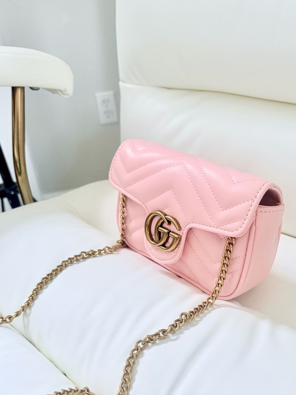 Gucci Pink Quilted GG Mini Crossbody Bag with Gold Chain - Picture 2 of 8
